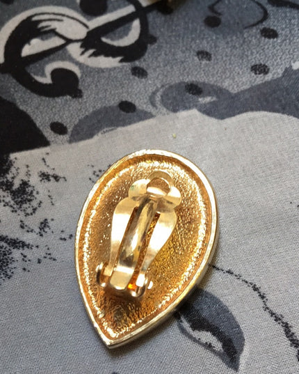 VTG Swarovski (swan) Clear chunky clip on crystal