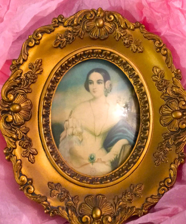 Vintage Cameo creations framed picture