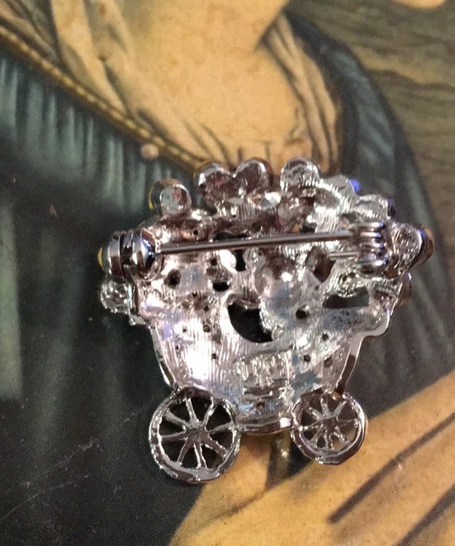 VTG flower bouquet crystal brooch