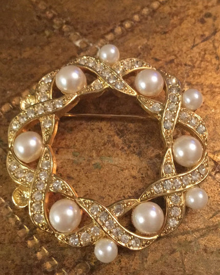 Gold tone Faux pearl crystal wreath brooch
