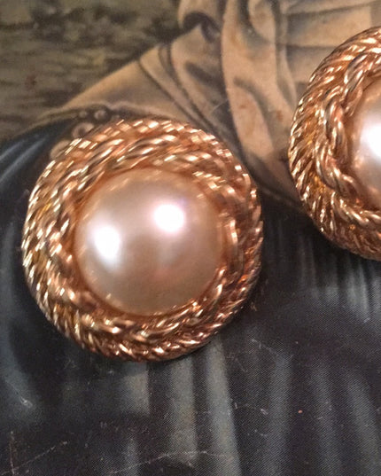 1980s gold tone rope faux pearl chunky earrings