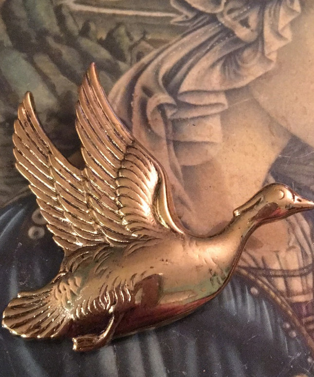 Vintage bird Pheasant gold tone brooch