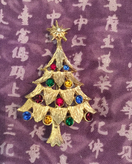 Vintage brushed gold crystal christmas tree brooch