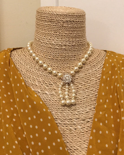 VTG 1980s Faux pearl crystal Necklace gold metal