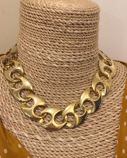 Chunky gold tone 1980s link choker necklace VTG