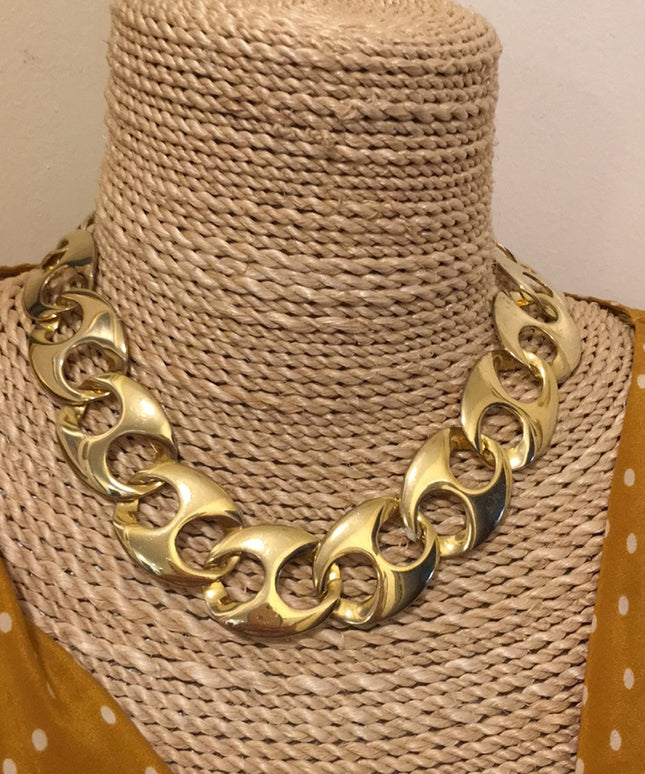 Chunky gold tone 1980s link choker necklace VTG