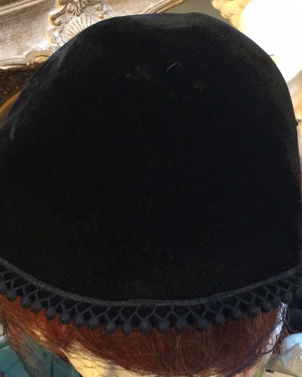 Vintage 1940s Velvet Facinator Black hat
