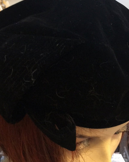 Vintage Black Velvet Sm Hat 1940s