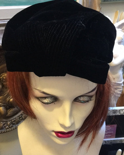 Vintage Black Velvet Sm Hat 1940s