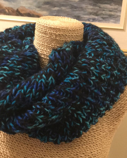 Hand knit NWOT Knitted Infinity scarf So warm!