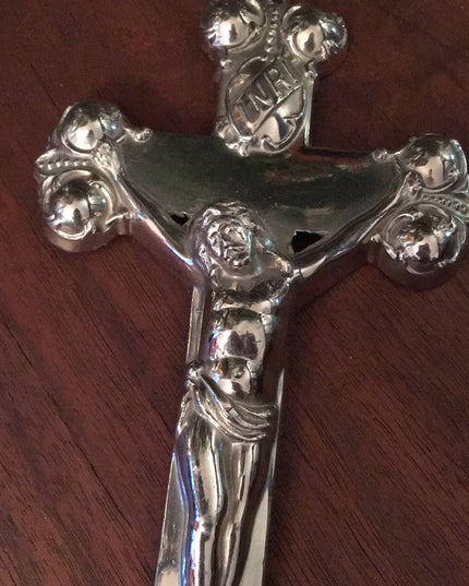 Vintage solid metal silver finish crucifix