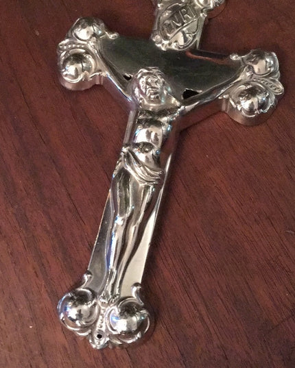 Vintage solid metal silver finish crucifix