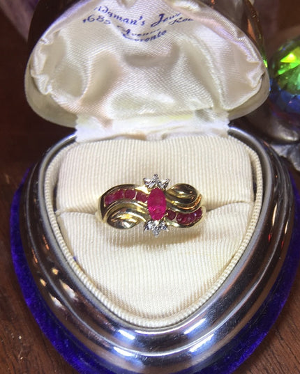 10k gold Ruby Diamond ring Beauty!