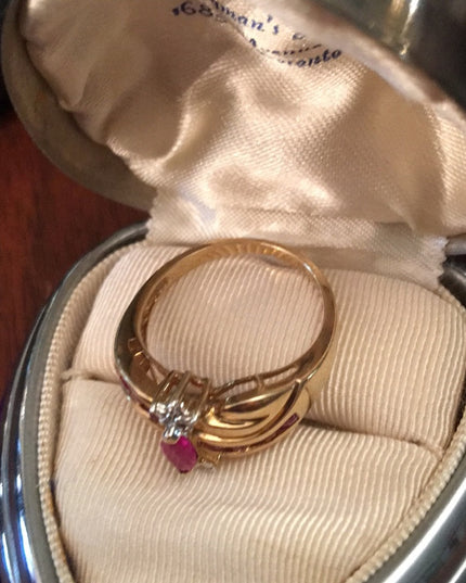 10k gold Ruby Diamond ring Beauty!