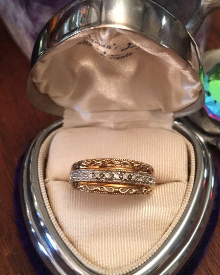 10k Gold vintage diamond mom band ring