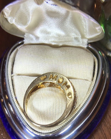 10k Gold vintage diamond mom band ring