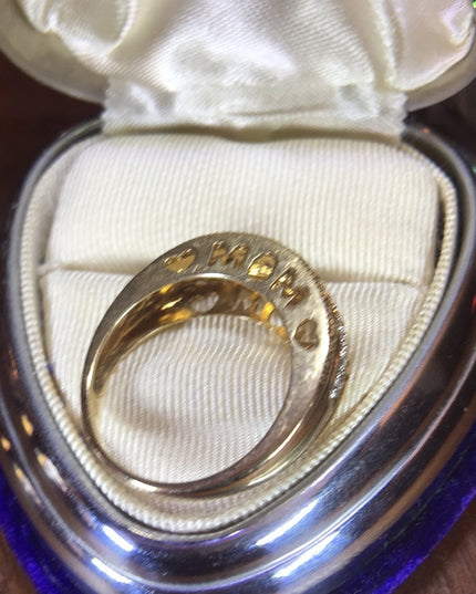 10k Gold vintage diamond mom band ring