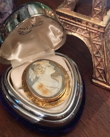 Antique Victorian 10k Gold shell Cameo brooch