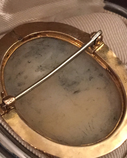 Antique Victorian 10k Gold shell Cameo brooch