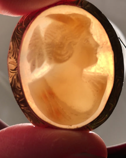Antique Victorian 10k Gold shell Cameo brooch