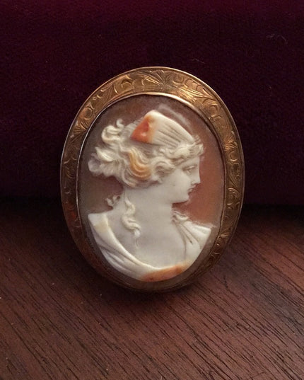 Antique Victorian 10k Cameo brooch Beauty!