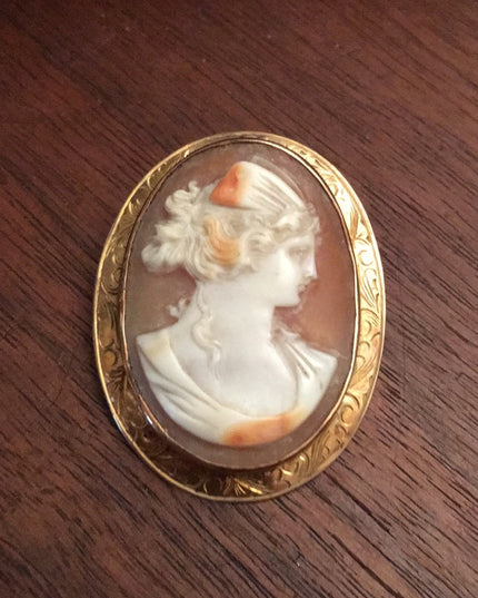 Antique Victorian 10k Cameo brooch Beauty!