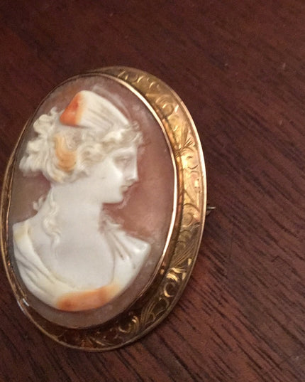 Antique Victorian 10k Cameo brooch Beauty!