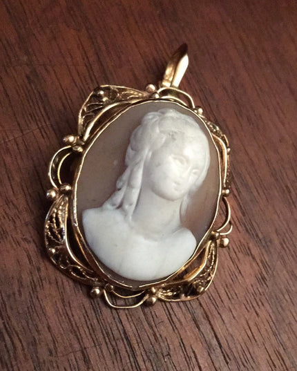 Antique Victorian 14k Gold High Relief Cameo necklace pendant