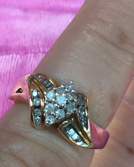 - Vintage 10k gold diamond ring .35 TCW