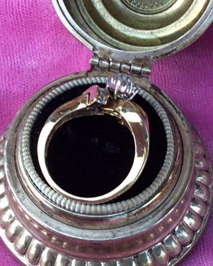- Vintage 10k gold diamond ring .35 TCW