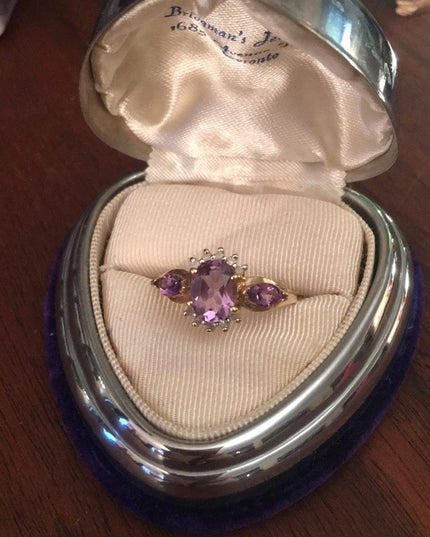 10k Gold Diamond & Amethys ring beautiful