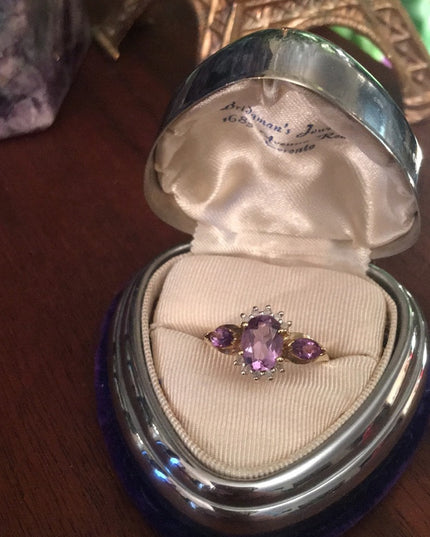 10k Gold Diamond & Amethys ring beautiful