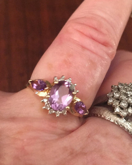 10k Gold Diamond & Amethys ring beautiful