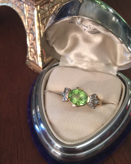 10k Gold diamond & Peridot ring w/appraisal