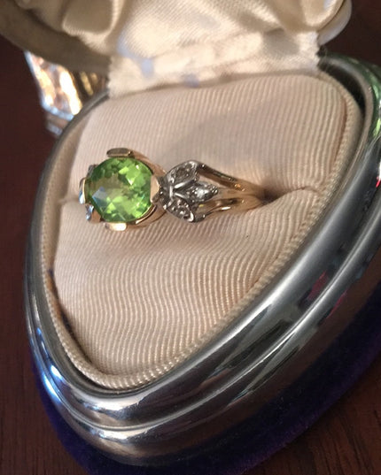 10k Gold diamond & Peridot ring w/appraisal