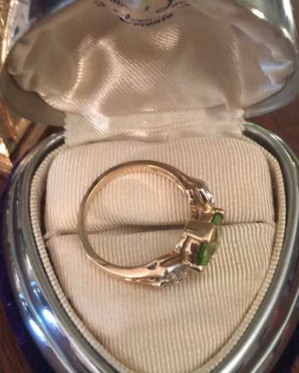 10k Gold diamond & Peridot ring w/appraisal