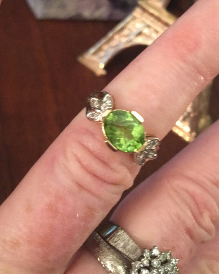 10k Gold diamond & Peridot ring w/appraisal