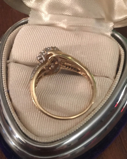 10k Gold Vintage diamond cluster ring w- appraisal