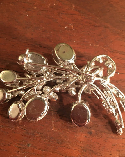 Vintage 1960s Crystal flower brooch clear silver