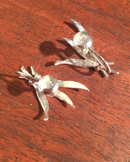Vintage 1960s Sterling silver 925 leaf earrings .5” screw back