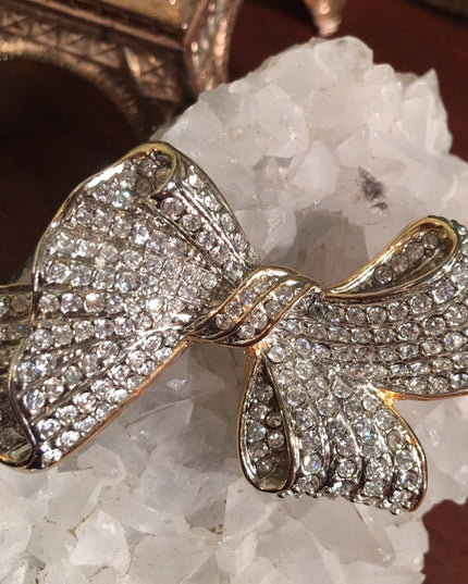 VTG gold tone rhinestone bow brooch