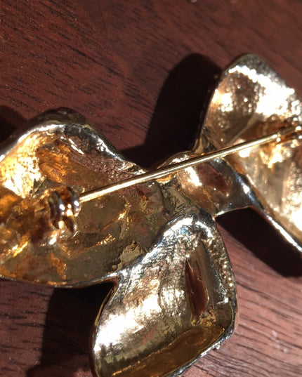 VTG gold tone rhinestone bow brooch