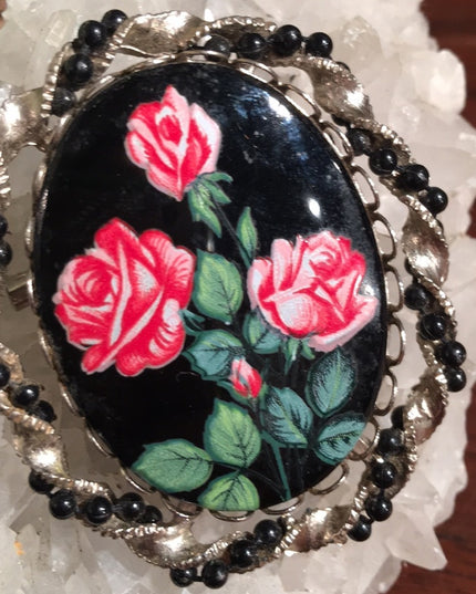 Vintage Flower 🌸 cameo brooch silver tone