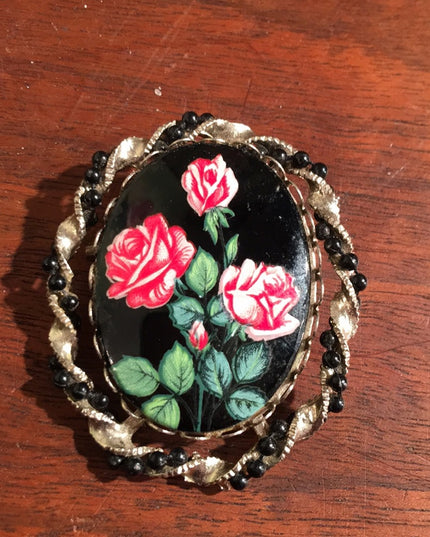 Vintage Flower 🌸 cameo brooch silver tone