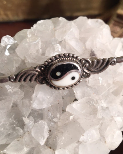 Vintage sterling silver yin yang bar brooch
