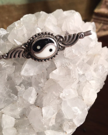 Vintage sterling silver yin yang bar brooch