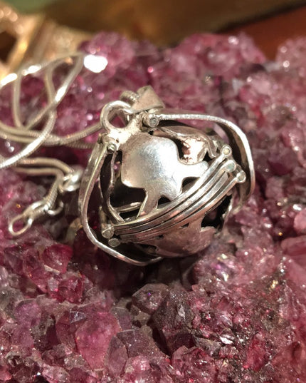 Vintage Sterling  Photo sphere pendant necklace