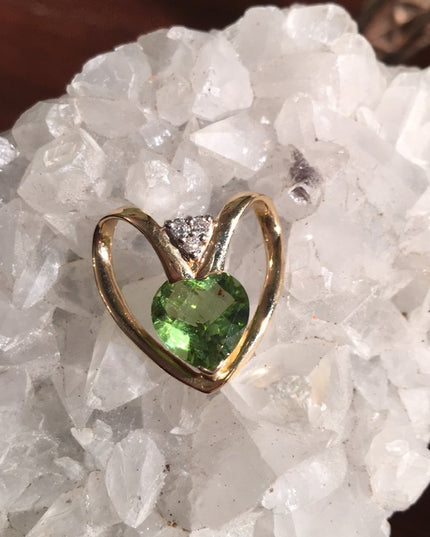 14k Gold Diamond peridot heart pendant