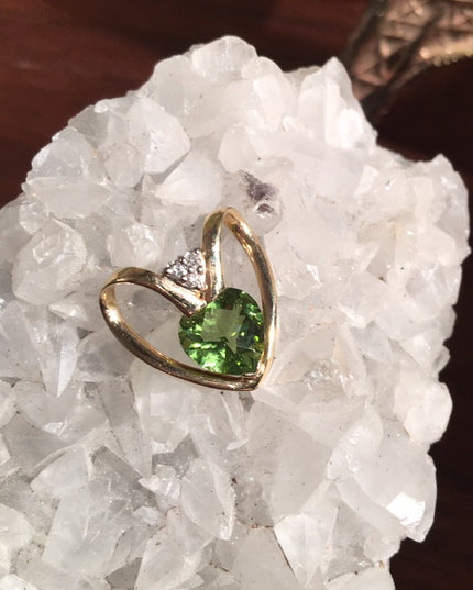 14k Gold Diamond peridot heart pendant