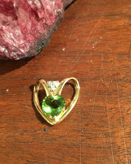 14k Gold Diamond peridot heart pendant